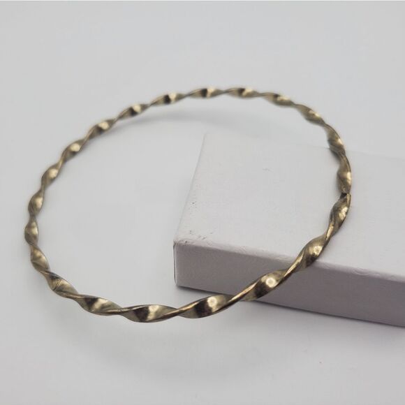 Champagne gold tone‎ classy barbed wire bracelet 💥 - Picture 2 of 2